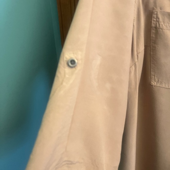 Torrid Size 4 Beige Half Button 3-4 Sleeve Blouse - Picture 3 of 4